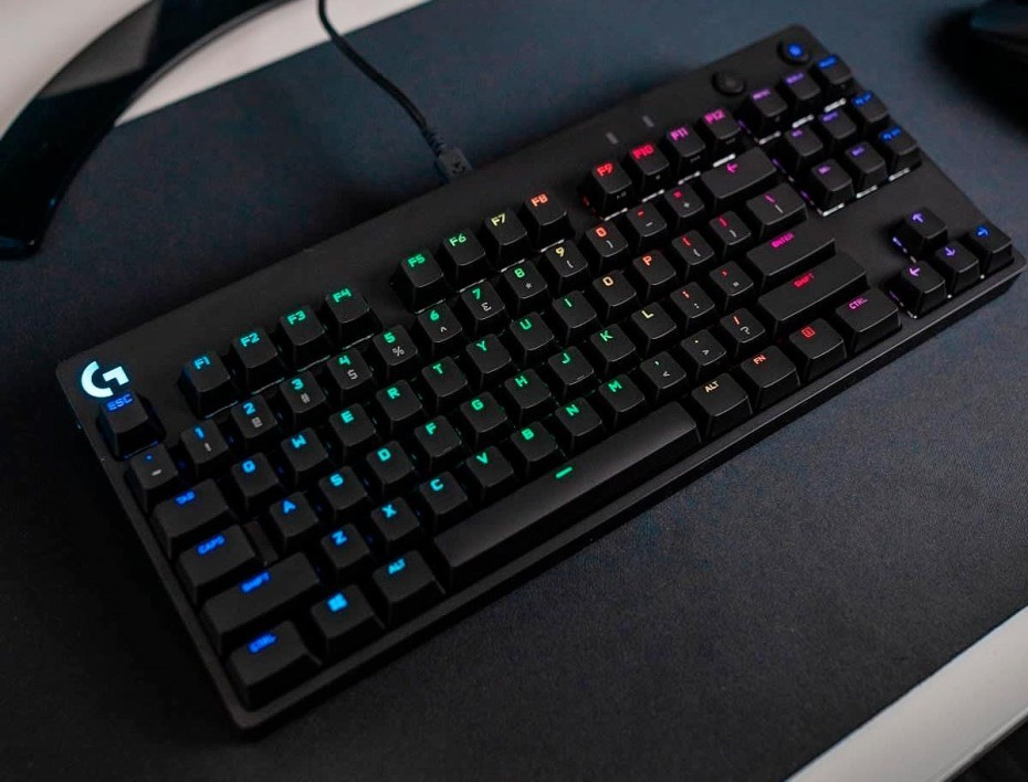 Teclado Gamer Logitech G Pro (920-009388) Mecanico, Switch Blue, Led Rgb, Negro